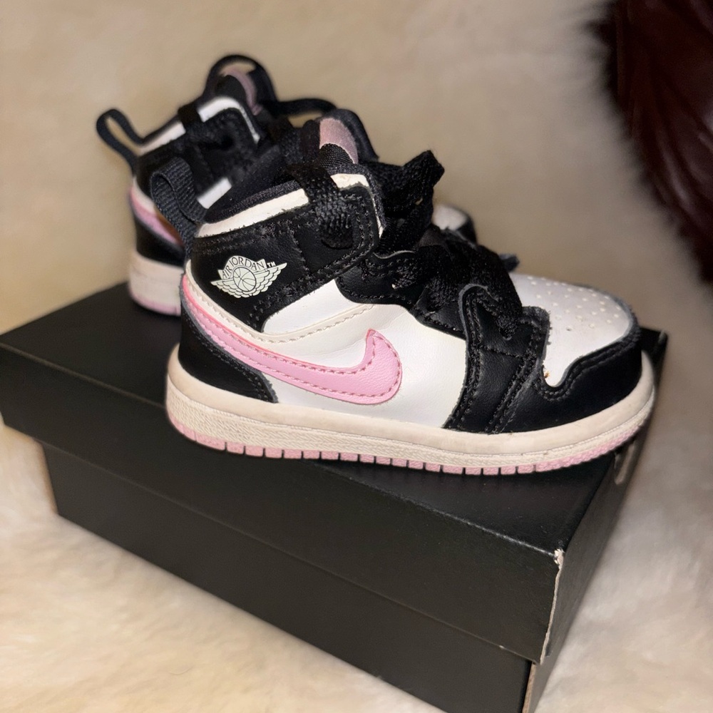 Jordan Kids Black and Pink Sneakers